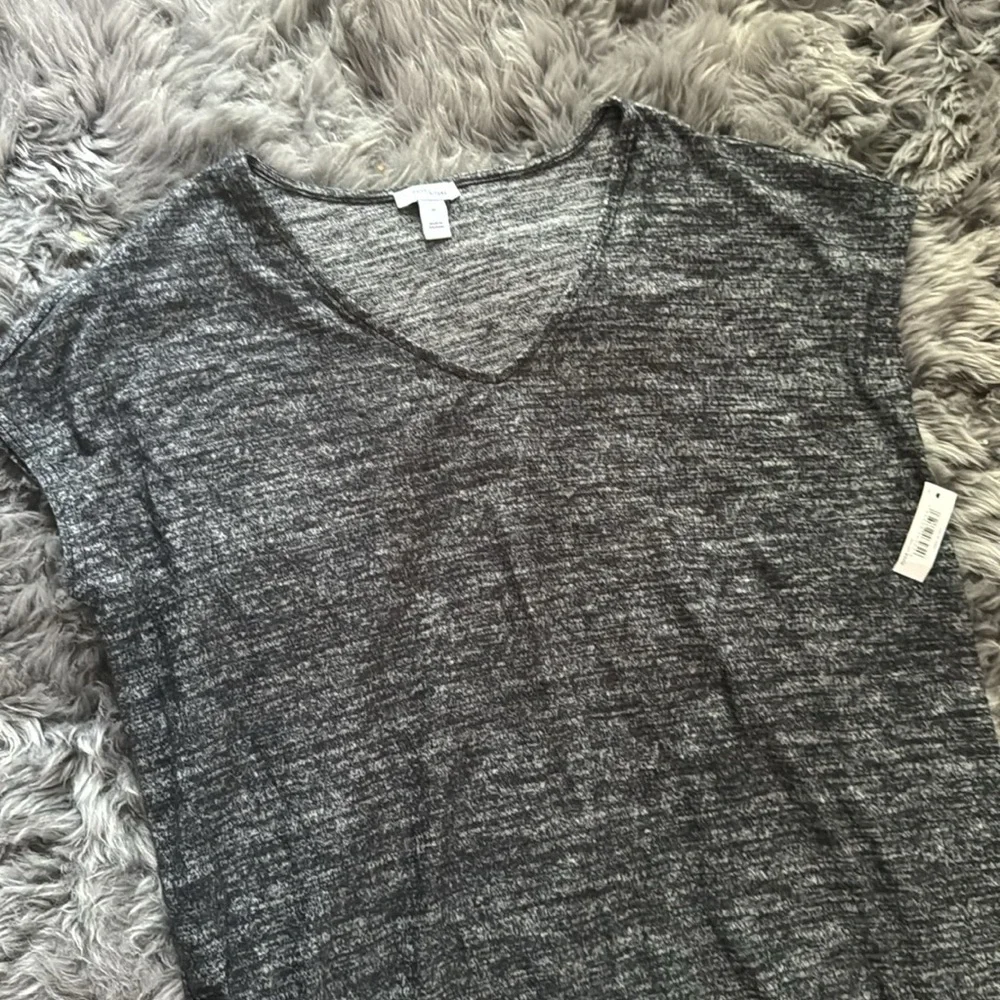 Daily Ritual NWT Grey Top - Picture 2 of 4